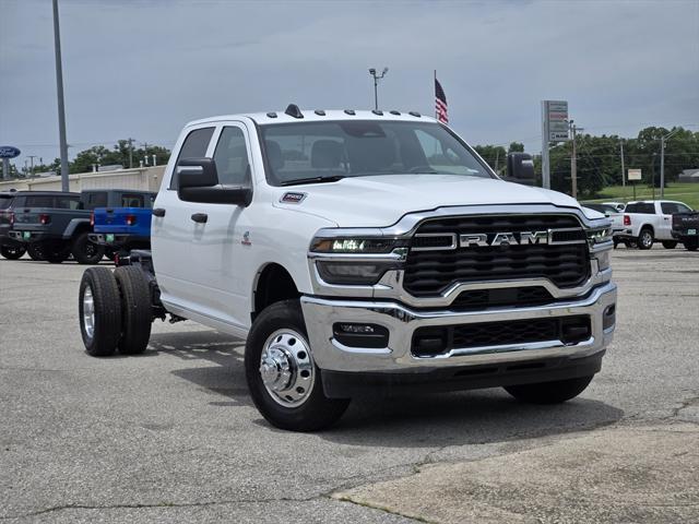 2025 RAM Ram 3500 Chassis Cab RAM 3500 TRADESMAN CREW CAB CHASSIS 4X4 60 CA