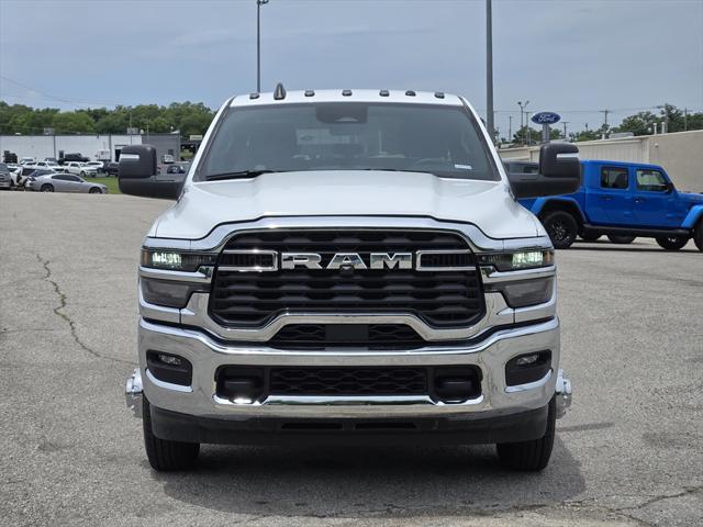 2025 RAM Ram 3500 Chassis Cab RAM 3500 TRADESMAN CREW CAB CHASSIS 4X4 60 CA