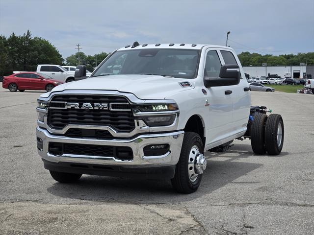2025 RAM Ram 3500 Chassis Cab RAM 3500 TRADESMAN CREW CAB CHASSIS 4X4 60 CA
