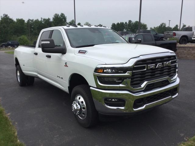 2025 RAM Ram 3500 RAM 3500 BIG HORN CREW CAB 4X4 8 BOX
