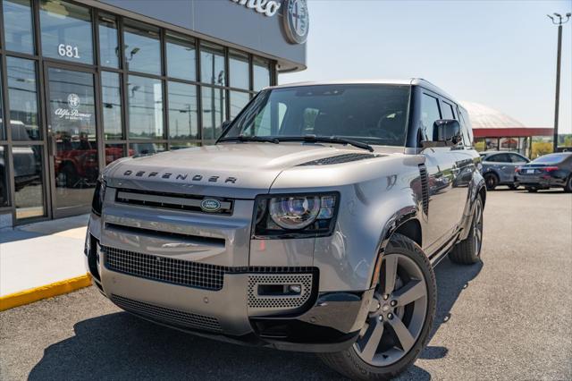 2024 Land Rover Defender 130 P400 Outbound