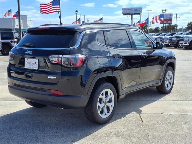 2025 Jeep Compass COMPASS LATITUDE 4X4