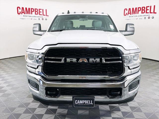 2024 RAM Ram 3500 Chassis Cab RAM 3500 TRADESMAN CREW CAB CHASSIS 4X4 60 CA