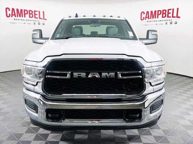 2024 RAM Ram 3500 Chassis Cab RAM 3500 TRADESMAN CREW CAB CHASSIS 4X4 60 CA