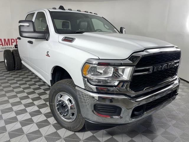 2024 RAM Ram 3500 Chassis Cab RAM 3500 TRADESMAN CREW CAB CHASSIS 4X4 60 CA
