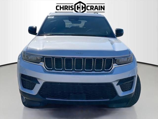 2025 Jeep Grand Cherokee GRAND CHEROKEE LAREDO X 4X4