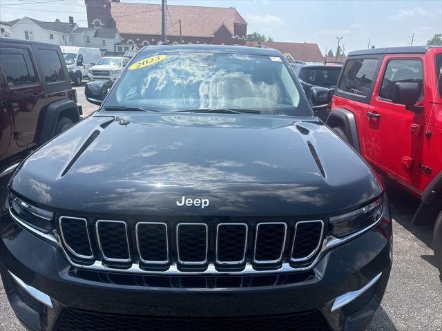 2023 Jeep Grand Cherokee Limited 4x4 2023 Jeep Grand Cherokee Limited 4x4