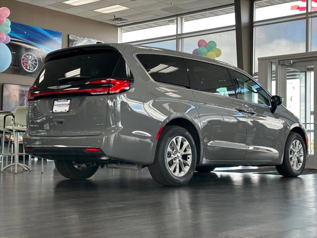 2025 Chrysler Pacifica PACIFICA SELECT AWD