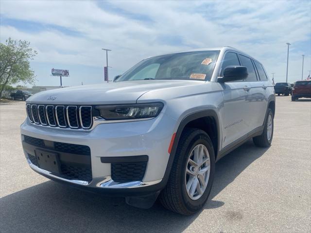 2022 Jeep Grand Cherokee L Laredo 4x4