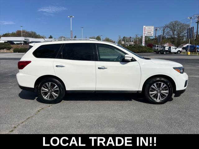 2017 Nissan Pathfinder SV