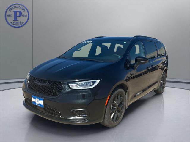 2023 Chrysler Pacifica Touring-L