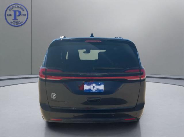 2023 Chrysler Pacifica Touring-L