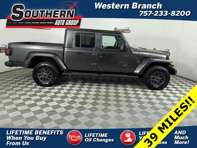 2024 Jeep Gladiator Sport S