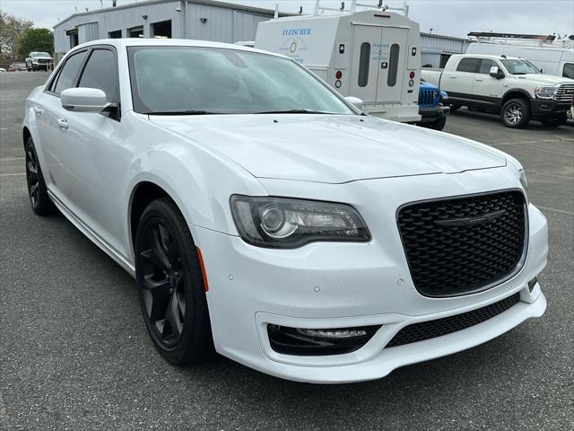 2022 Chrysler 300 Touring L