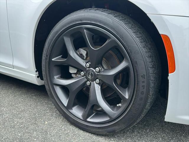 2022 Chrysler 300 Touring L