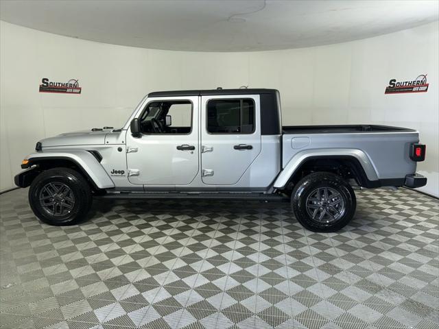 2024 Jeep Gladiator Sport S