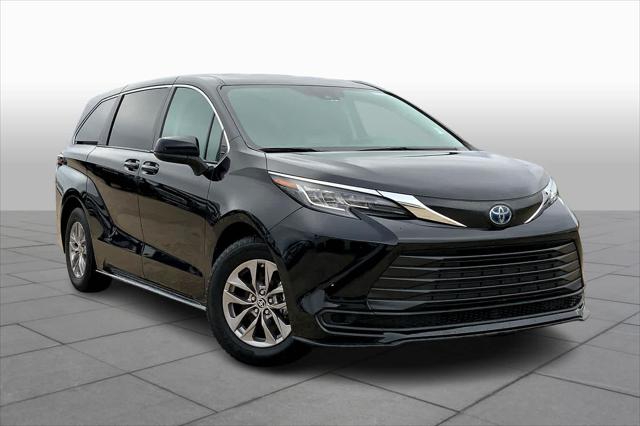 2022 Toyota Sienna LE