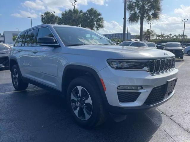 2023 Jeep Grand Cherokee Base