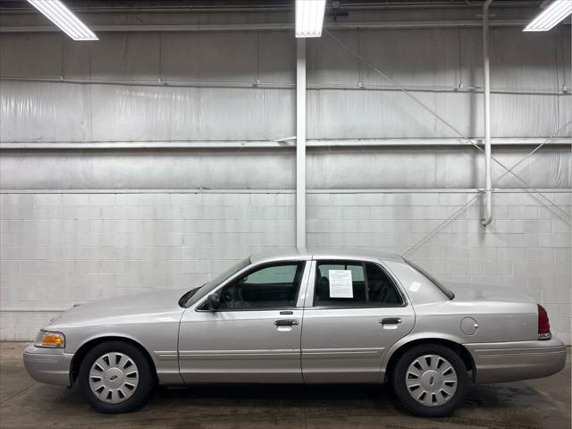 Used 2004 Ford Crown Victoria For Sale in Wilmington, OH