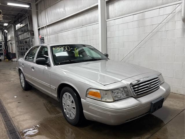 Used 2004 Ford Crown Victoria For Sale in Wilmington, OH