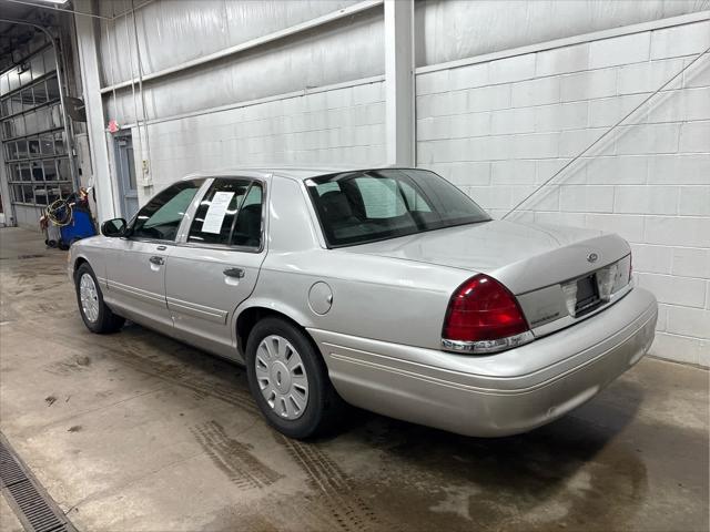 Used 2004 Ford Crown Victoria For Sale in Wilmington, OH