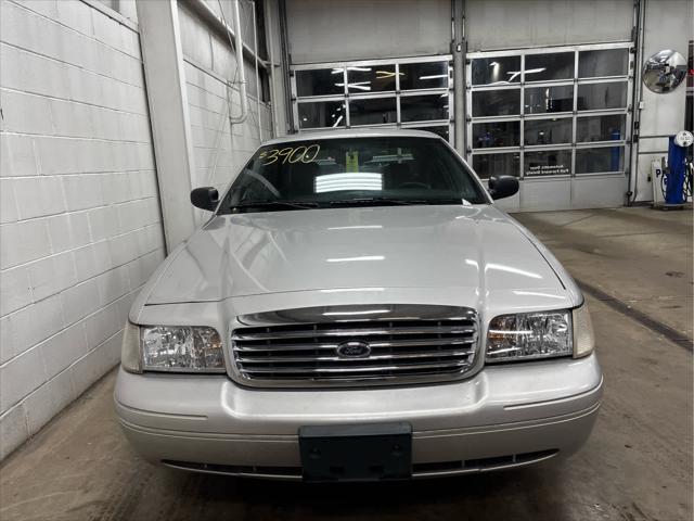 Used 2004 Ford Crown Victoria For Sale in Wilmington, OH