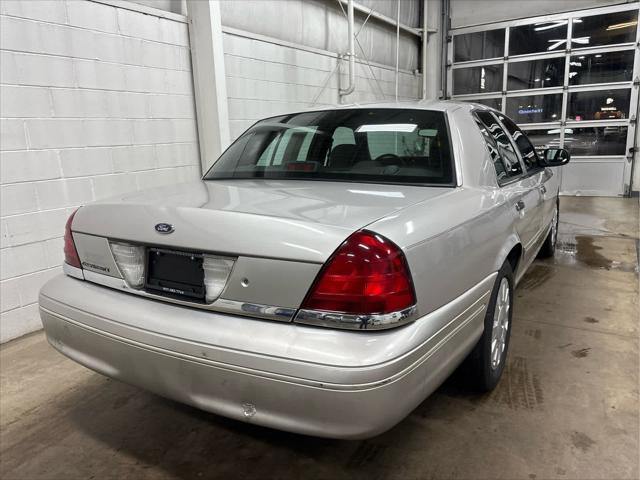 Used 2004 Ford Crown Victoria For Sale in Wilmington, OH