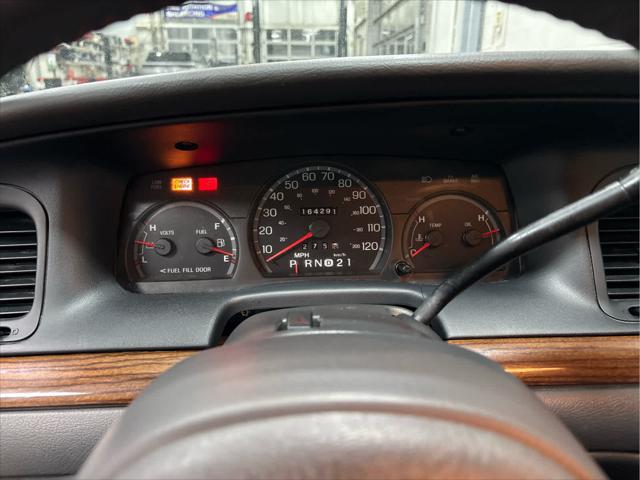 Used 2004 Ford Crown Victoria For Sale in Wilmington, OH