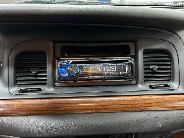 Used 2004 Ford Crown Victoria For Sale in Wilmington, OH