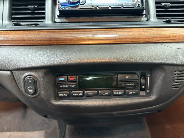 Used 2004 Ford Crown Victoria For Sale in Wilmington, OH