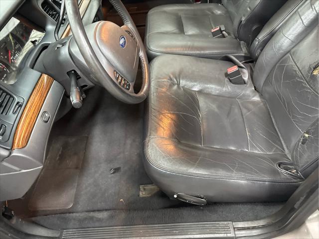 Used 2004 Ford Crown Victoria For Sale in Wilmington, OH