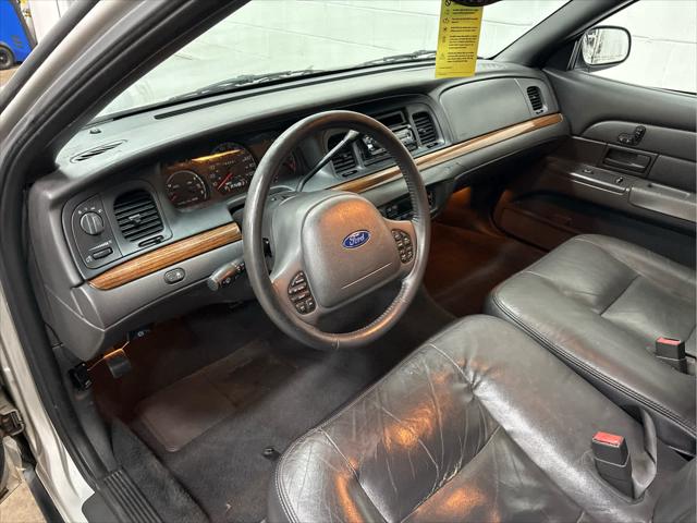 Used 2004 Ford Crown Victoria For Sale in Wilmington, OH