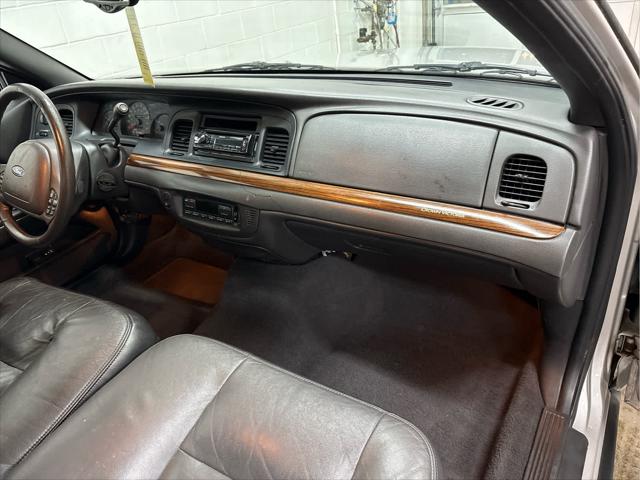 Used 2004 Ford Crown Victoria For Sale in Wilmington, OH