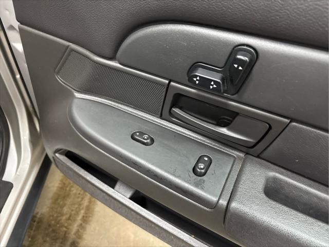 Used 2004 Ford Crown Victoria For Sale in Wilmington, OH
