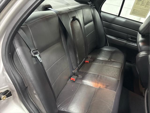 Used 2004 Ford Crown Victoria For Sale in Wilmington, OH