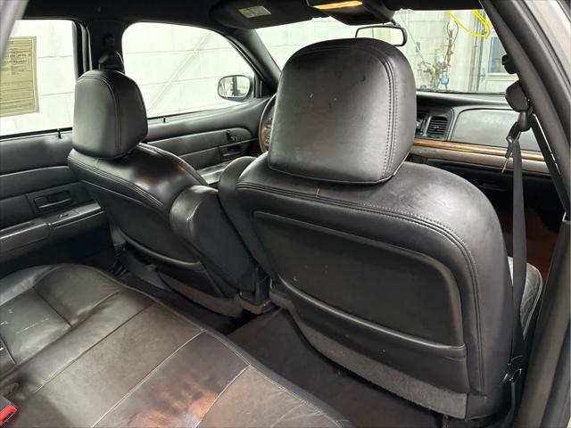 Used 2004 Ford Crown Victoria For Sale in Wilmington, OH