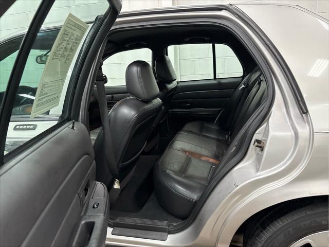 Used 2004 Ford Crown Victoria For Sale in Wilmington, OH