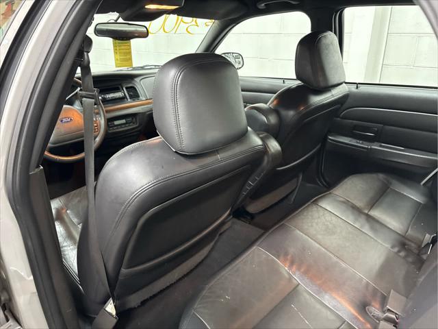 Used 2004 Ford Crown Victoria For Sale in Wilmington, OH