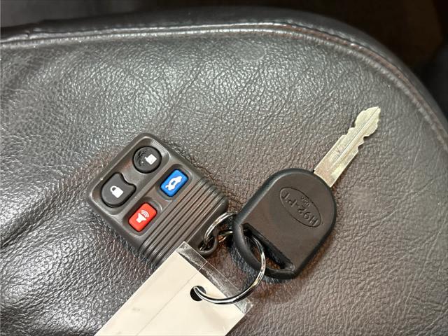 Used 2004 Ford Crown Victoria For Sale in Wilmington, OH