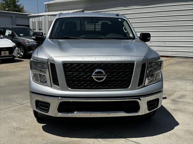 2019 Nissan TITAN SV