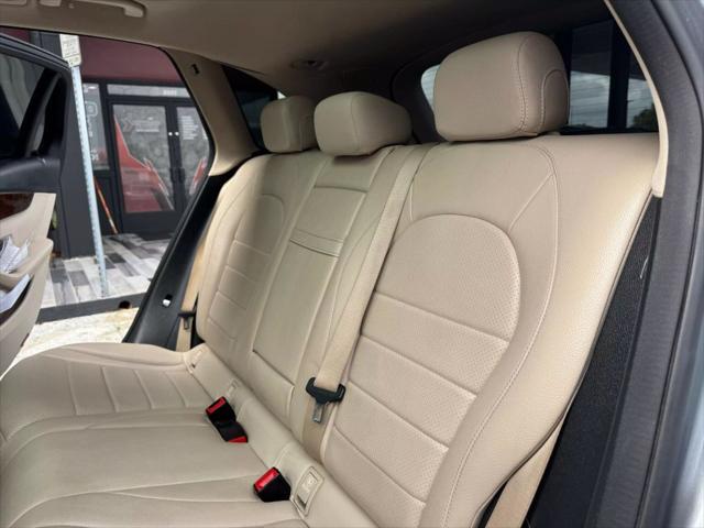 2017 Mercedes-Benz GLC GLC 300 Sport Utility 4D