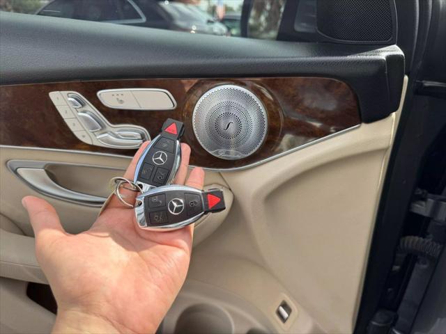 2017 Mercedes-Benz GLC GLC 300 Sport Utility 4D