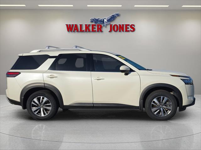 2022 Nissan Pathfinder SL 2WD