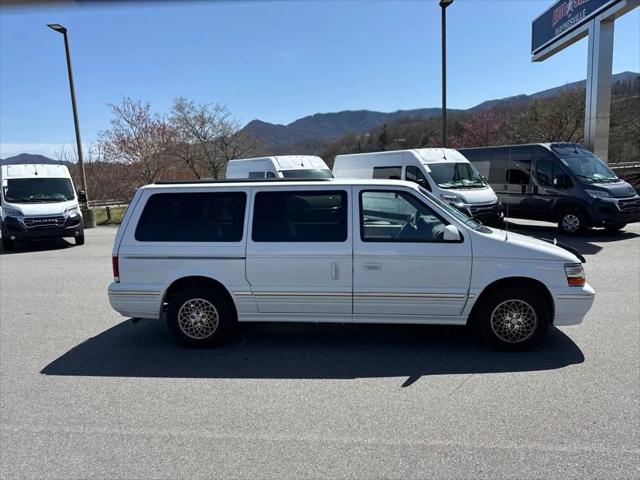 1994 Chrysler Town and Country Base