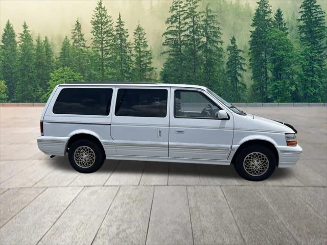 1994 Chrysler Town and Country Base