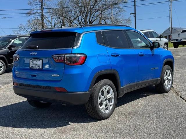 2025 Jeep Compass COMPASS LATITUDE 4X4
