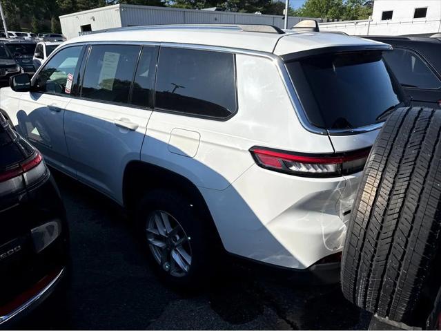 2022 Jeep Grand Cherokee L Laredo 4x4