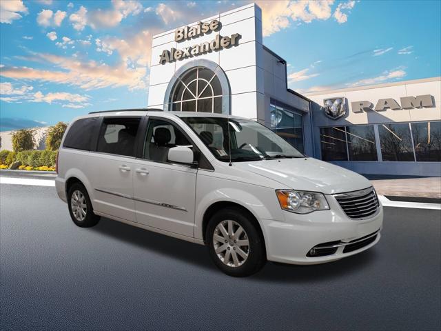 2016 Chrysler Town and Country Touring