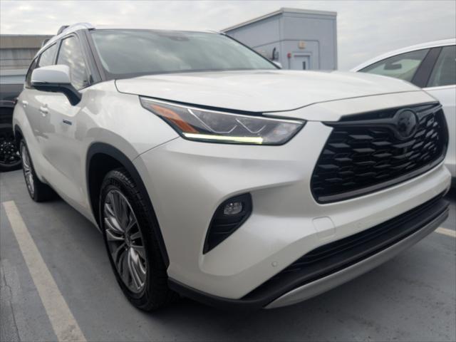 2021 Toyota Highlander Hybrid Platinum