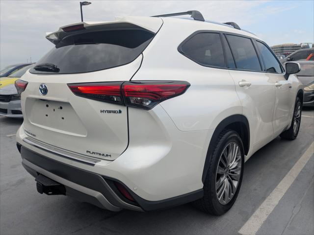2021 Toyota Highlander Hybrid Platinum
